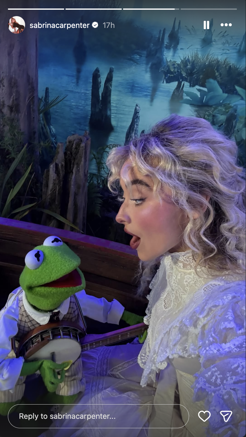 Sabrina Carpenter with Kermit the Frog, as shared in her Instagram stories following her Emmy win | Source: instagram/sabrinacarpenter