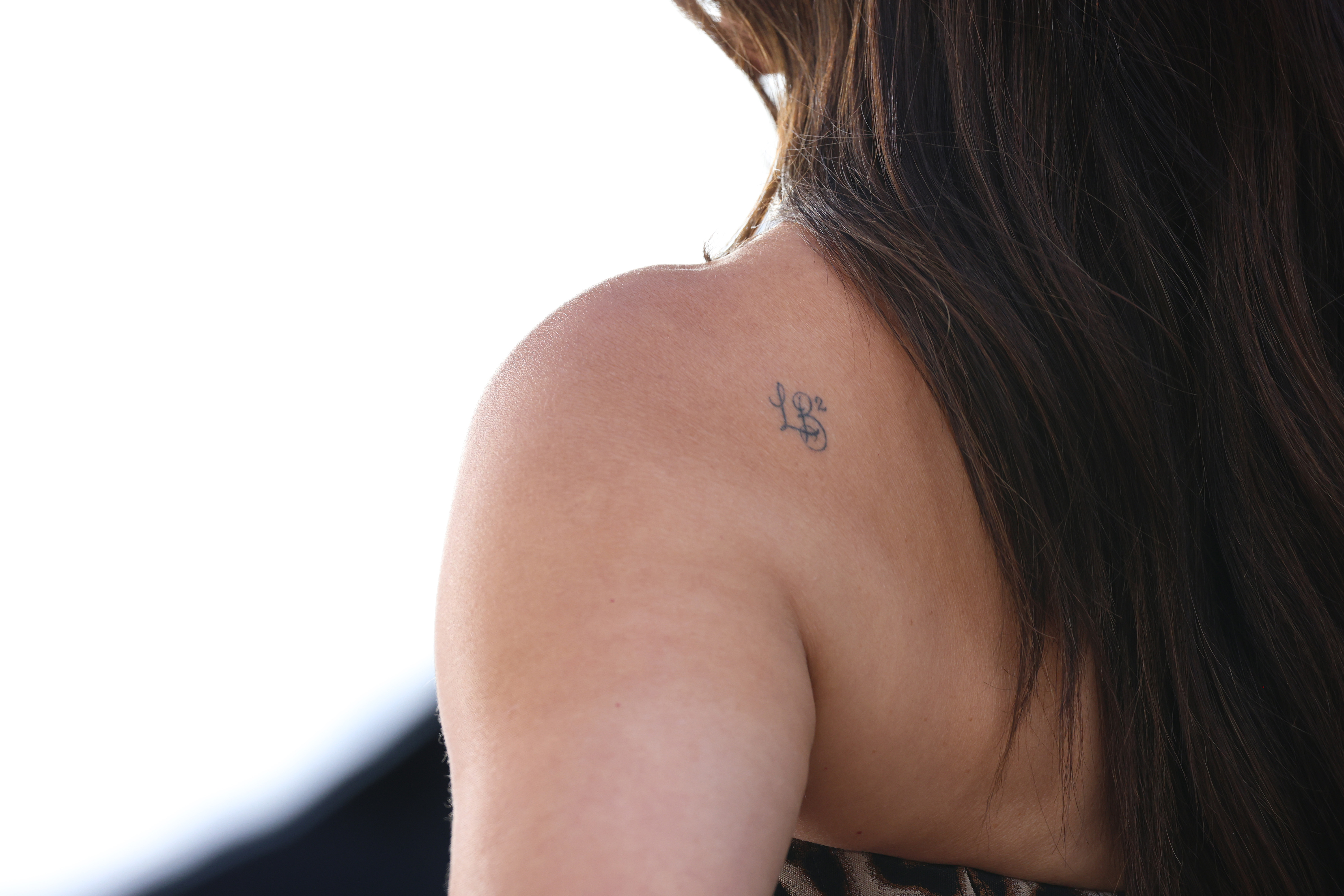 Sandra Bullock's shoulder tattoo in plain sight during the European premiere of "Practica Magic 2" on August 26, 2026 in London | Source: Getty Images