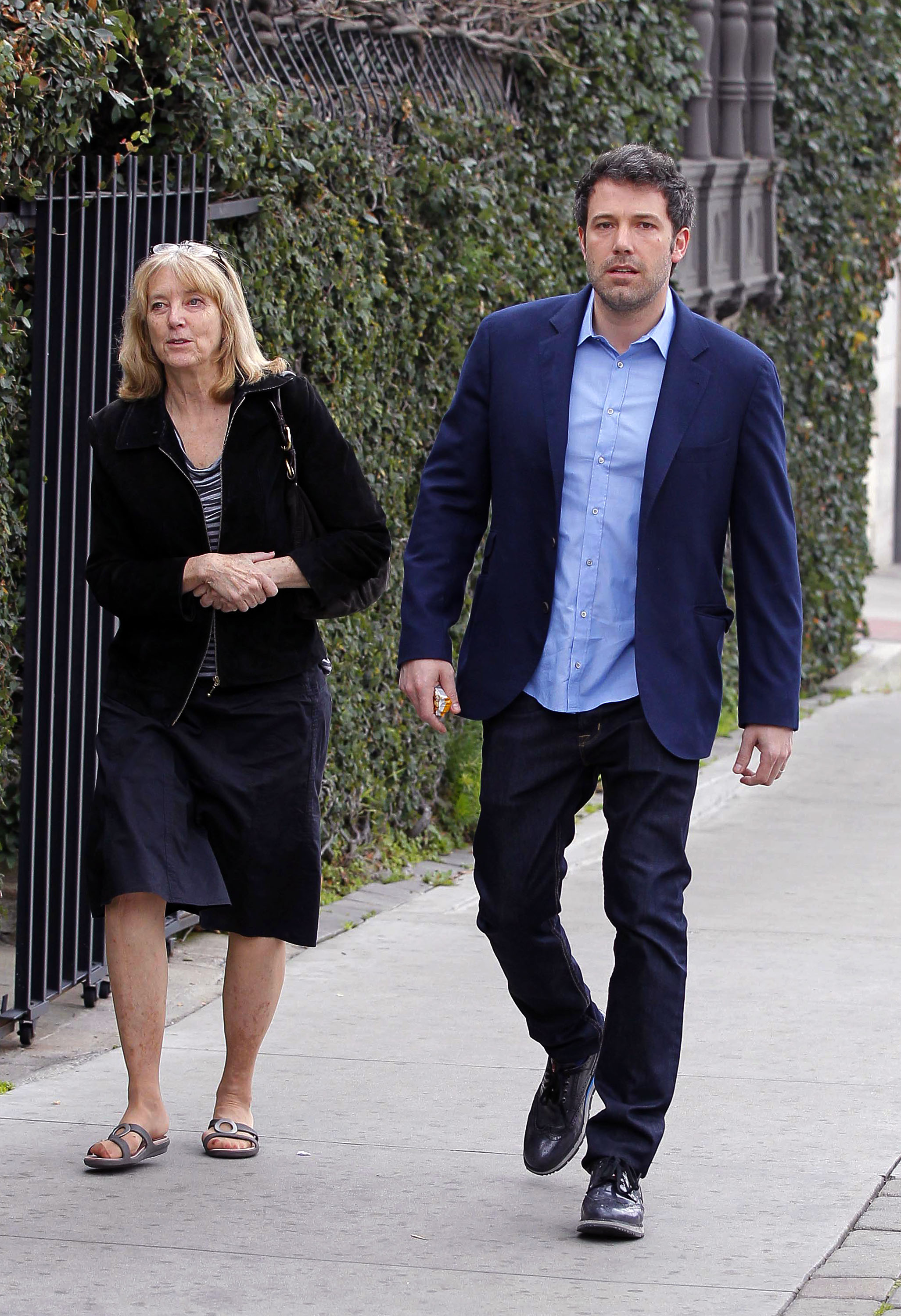 Ben Affleck and his mother, Chris Affleck, heading to the Geffen Playhouse on January 30, 2014 in Los Angeles, California | Source: Getty Images